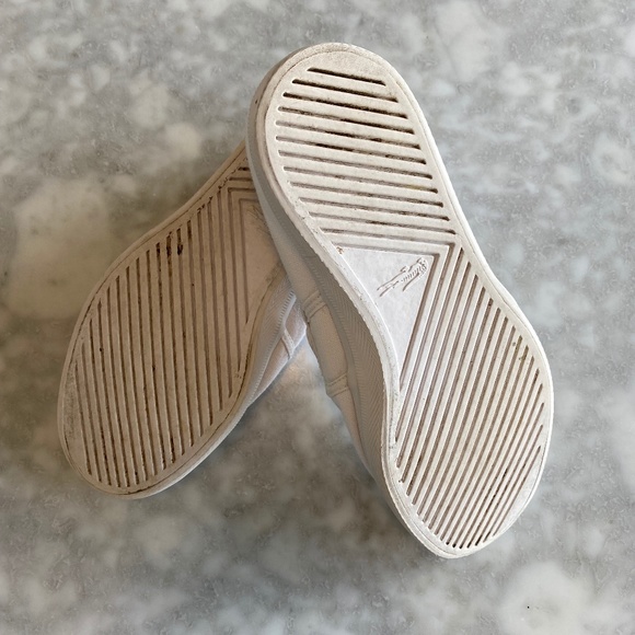 Lacoste White Sneaker - Picture 4 of 5